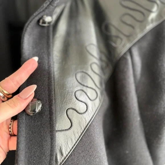 80s vintage wool and leather coat - Picture 2 of 10
